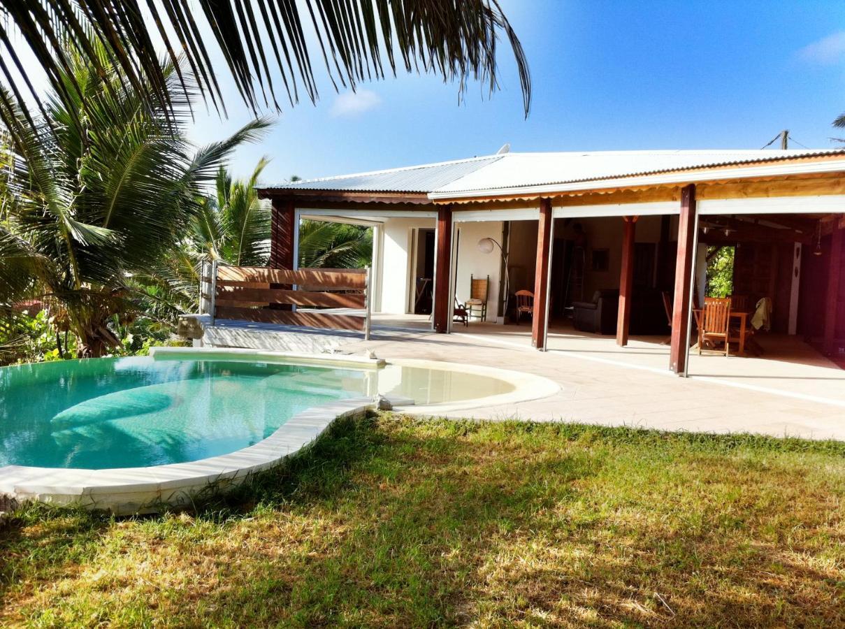 Wild Paradise: Villa vue mer piscine à débordement Le Moule Extérieur photo